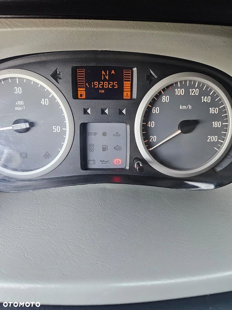 Opel Vivaro - 17