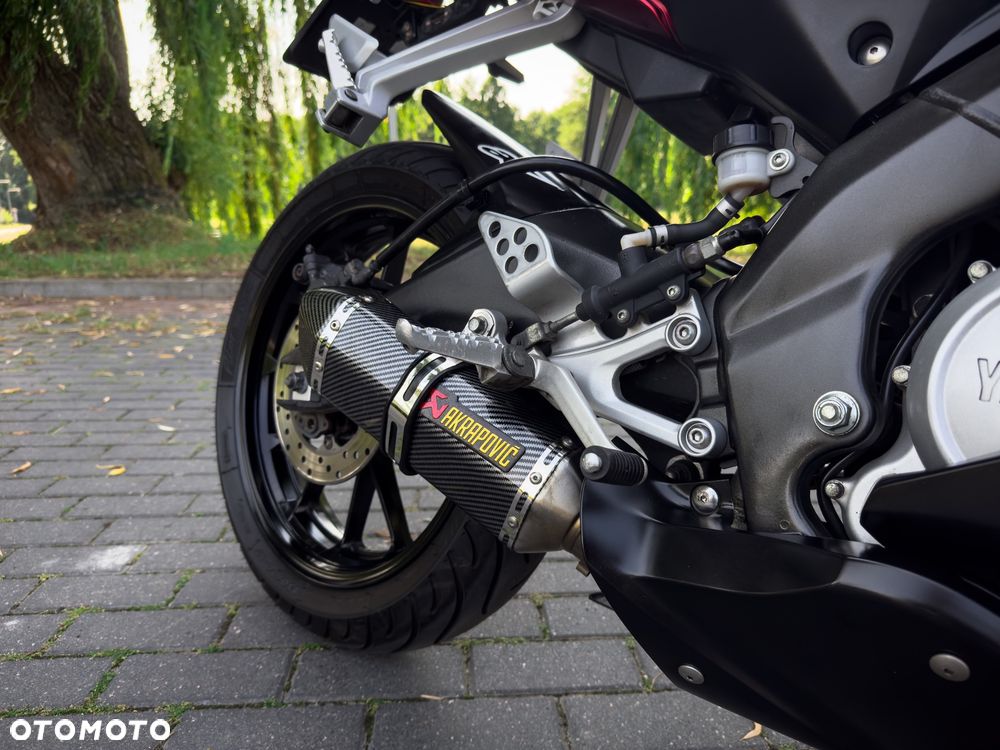 Yamaha YZF - 8