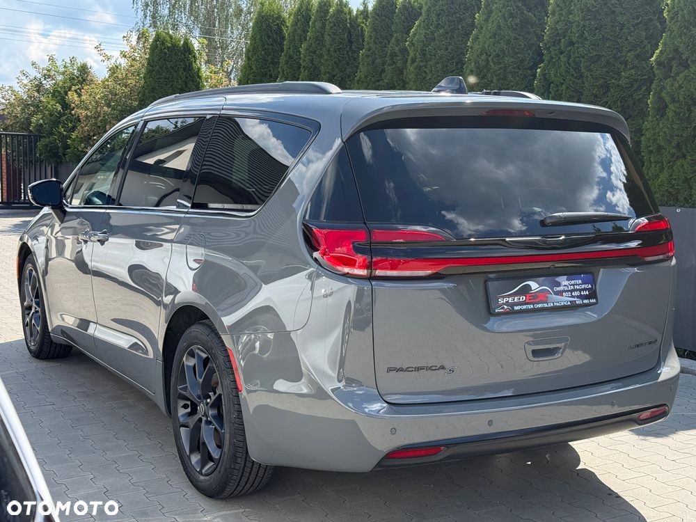Chrysler Pacifica - 8