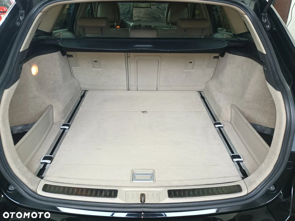 Toyota Avensis 1.8 Premium EU5 - 21