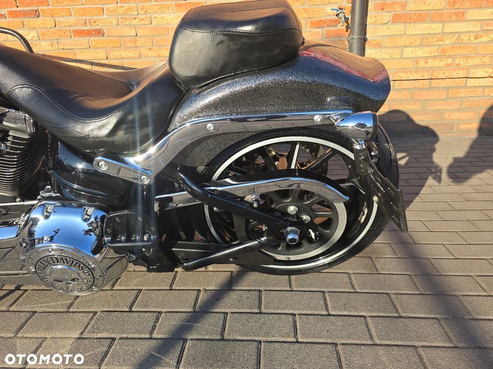 Harley-Davidson FXSB Breakout - 27