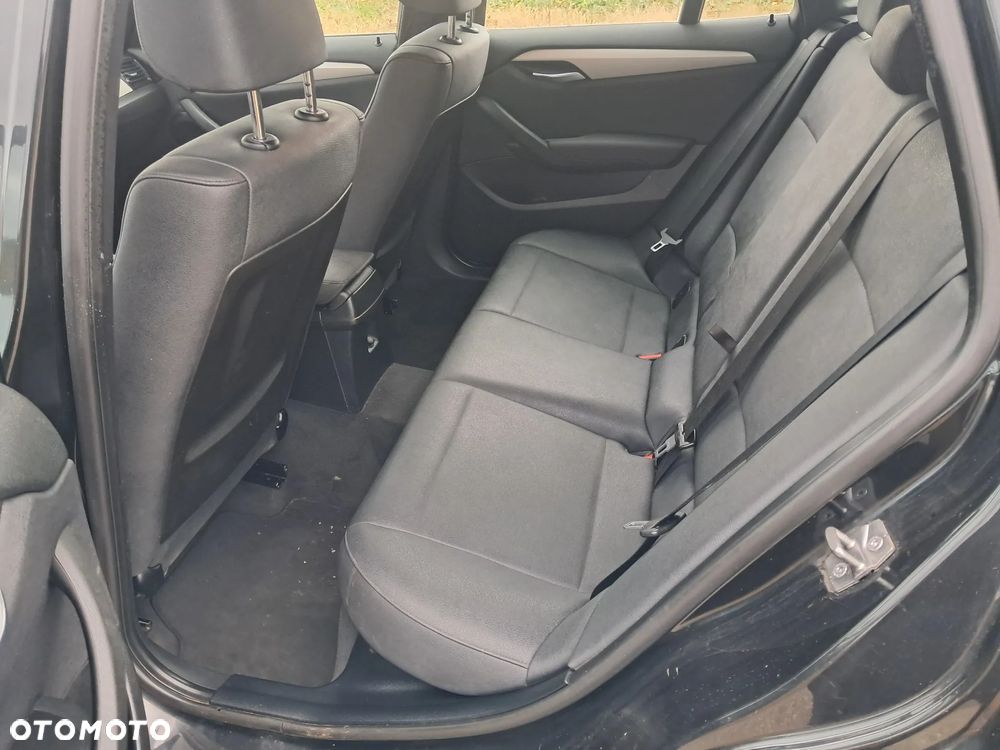 BMW X1 sDrive16d xLine - 16