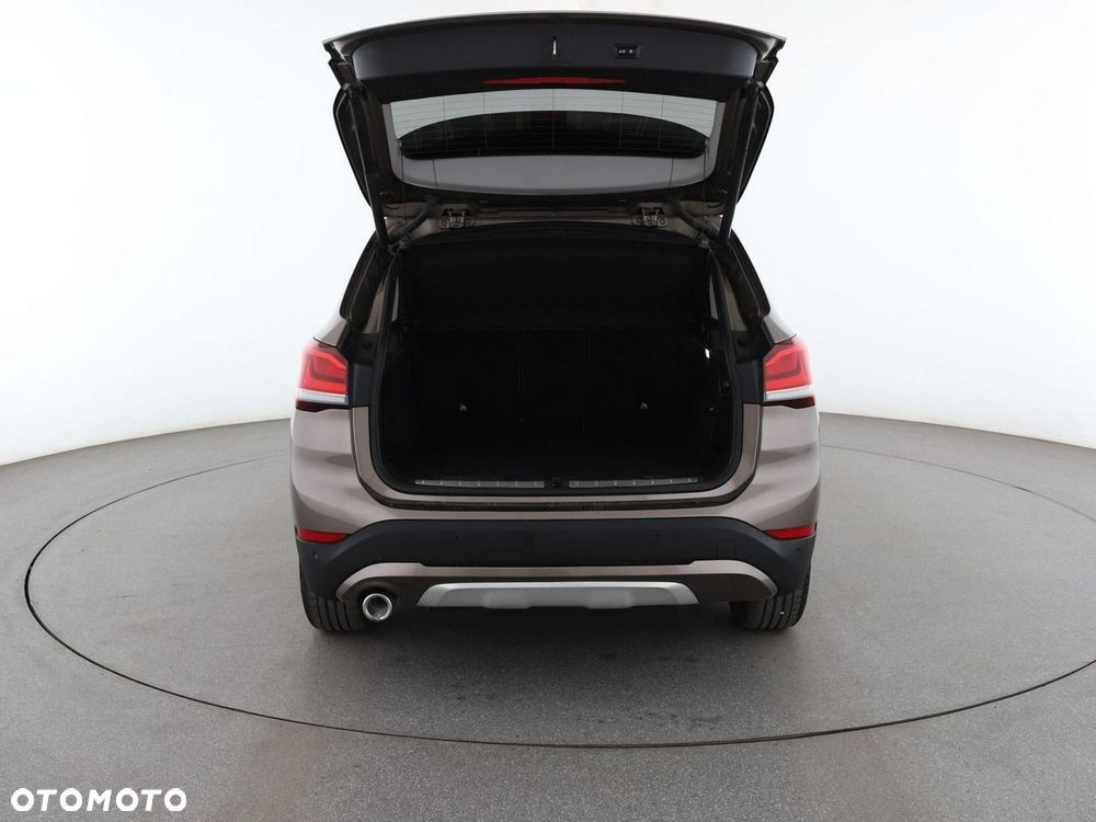 BMW X1 sDrive16d xLine - 20