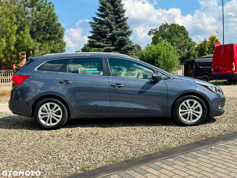 Kia Ceed - 10