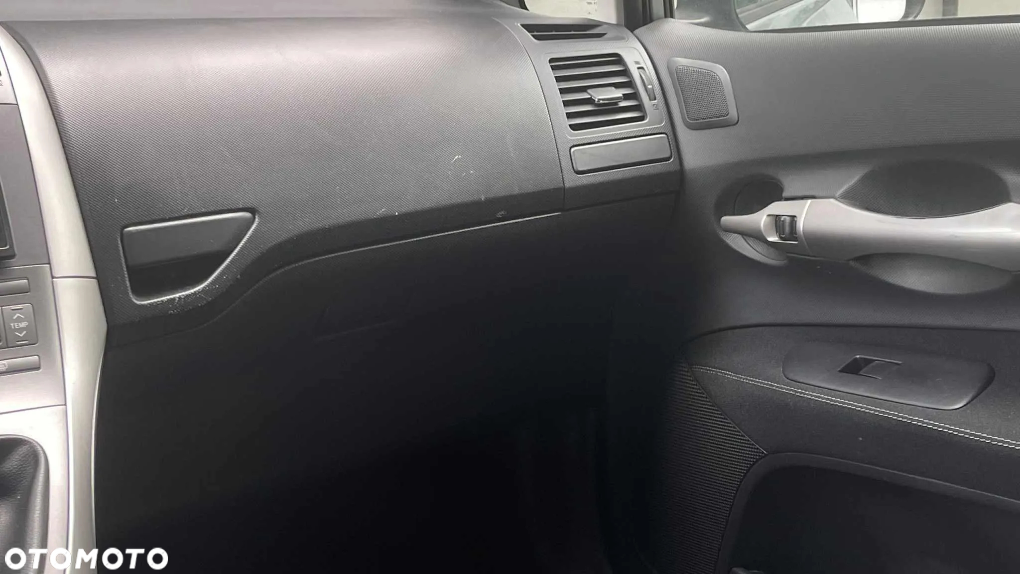 Toyota Auris - 21