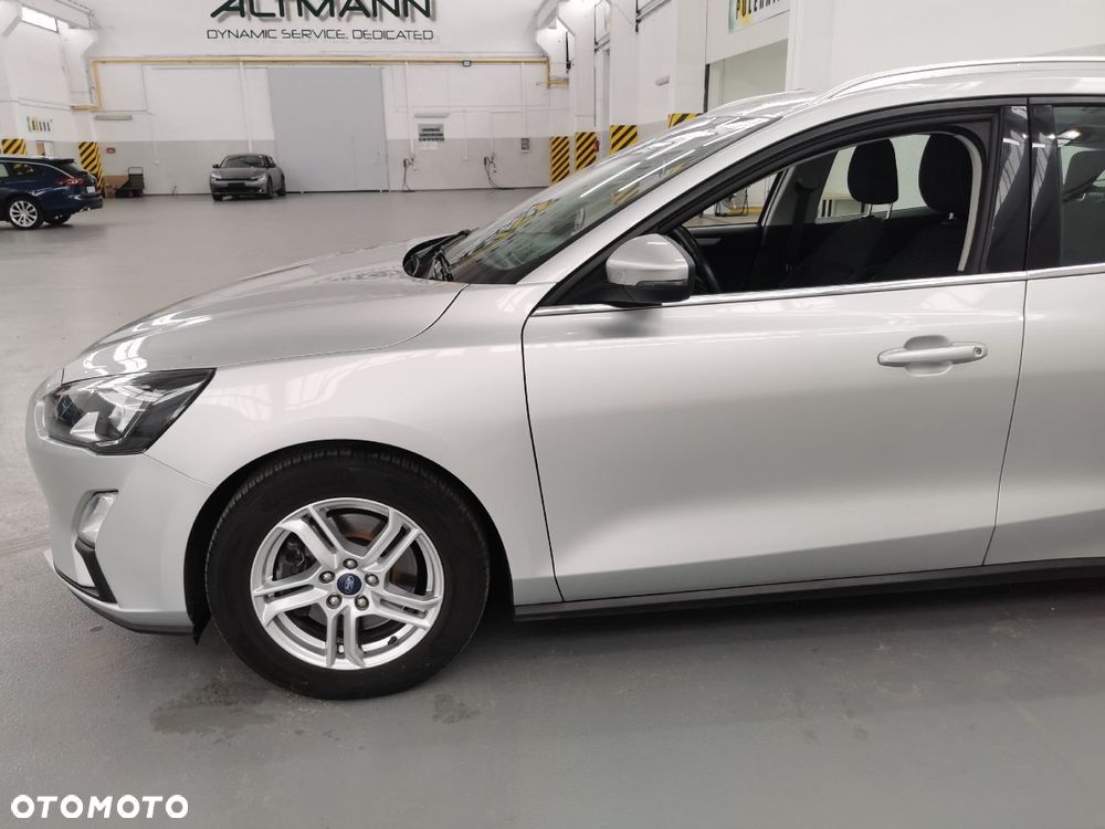 Ford Focus 1.0 EcoBoost Connected - 11