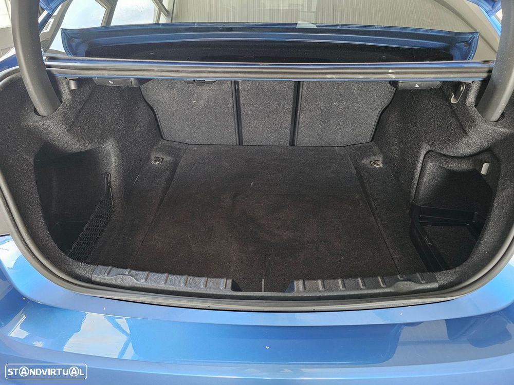 BMW 318 d Pack M - 25