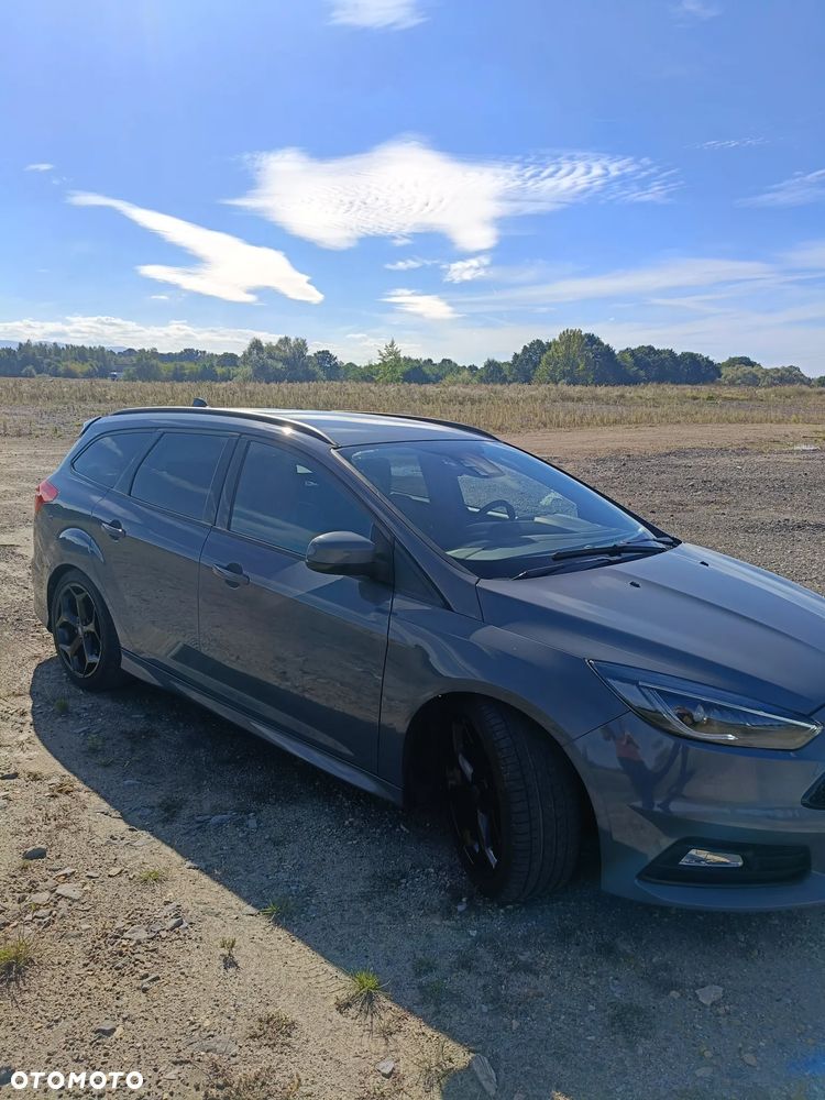 Ford Focus ST - 19