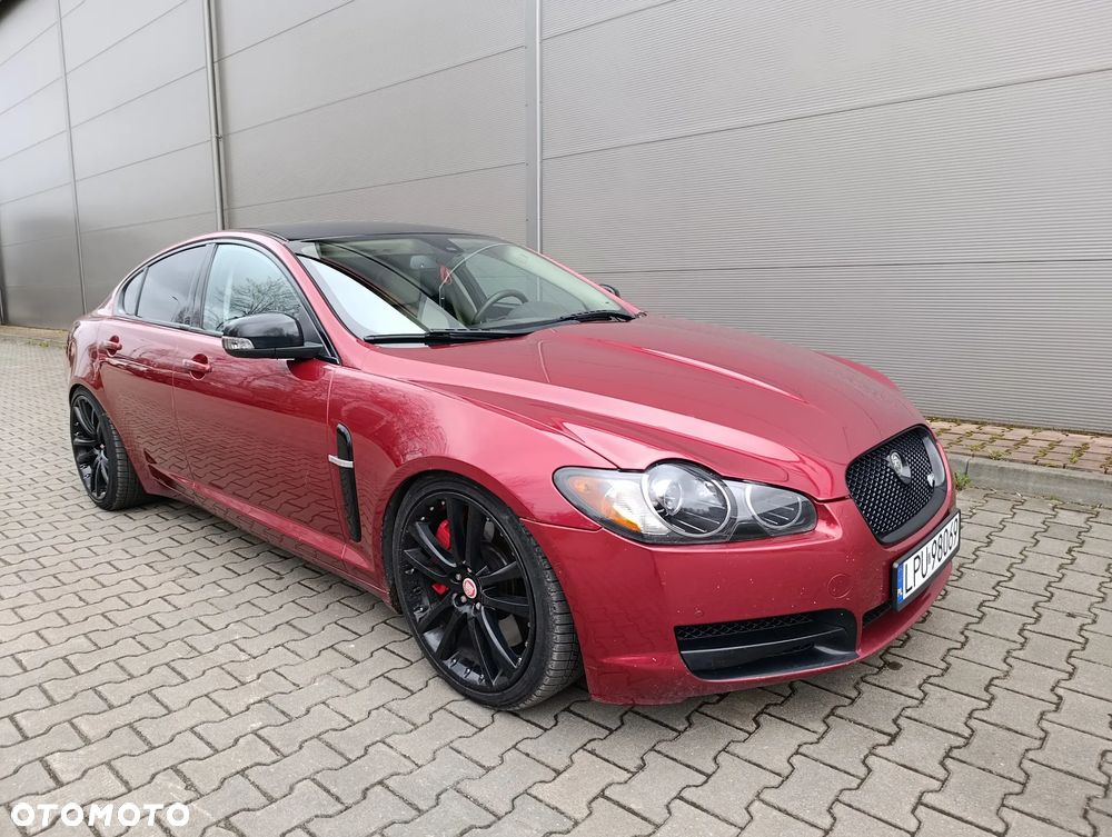 Jaguar XF 4.2 SV8 - 1