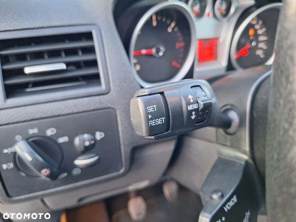 Ford Kuga 2.0 TDCi Individual - 24