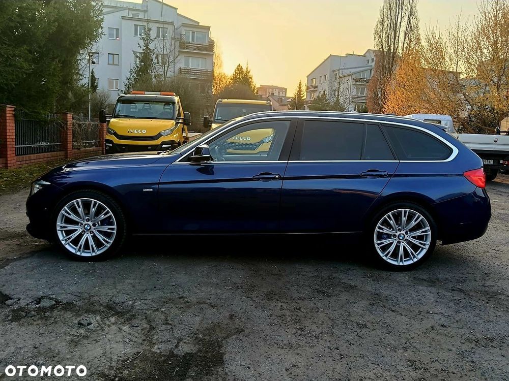 BMW Seria 3 320d xDrive Luxury Line Purity sport - 11