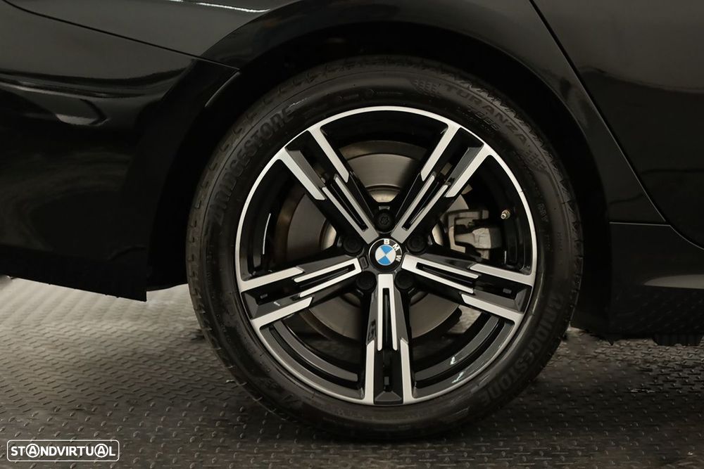 BMW 330 e Edição Desportiva M Auto - 5