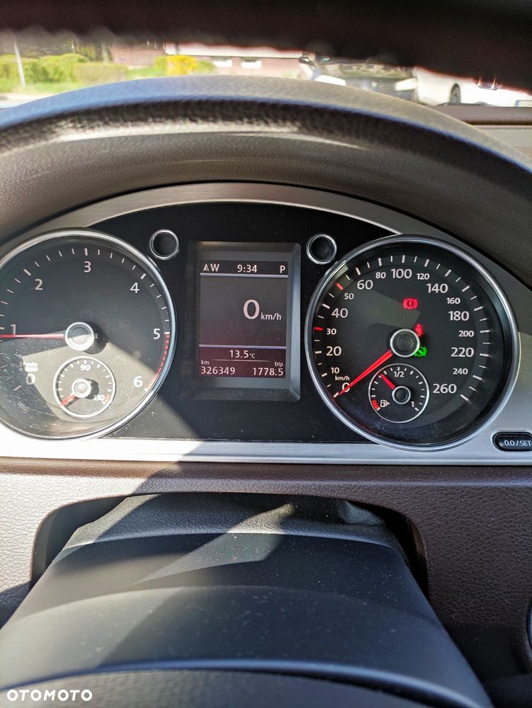 Volkswagen Passat Variant 2.0 TDI DSG BlueMotion Technology Exclusive - 40