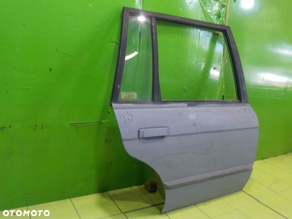 BMW 3 E30 2.5 B 89r KOMBI drzwi prawe tyl kompletne - 14