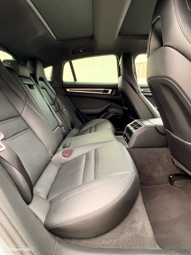 Porsche Panamera - 21