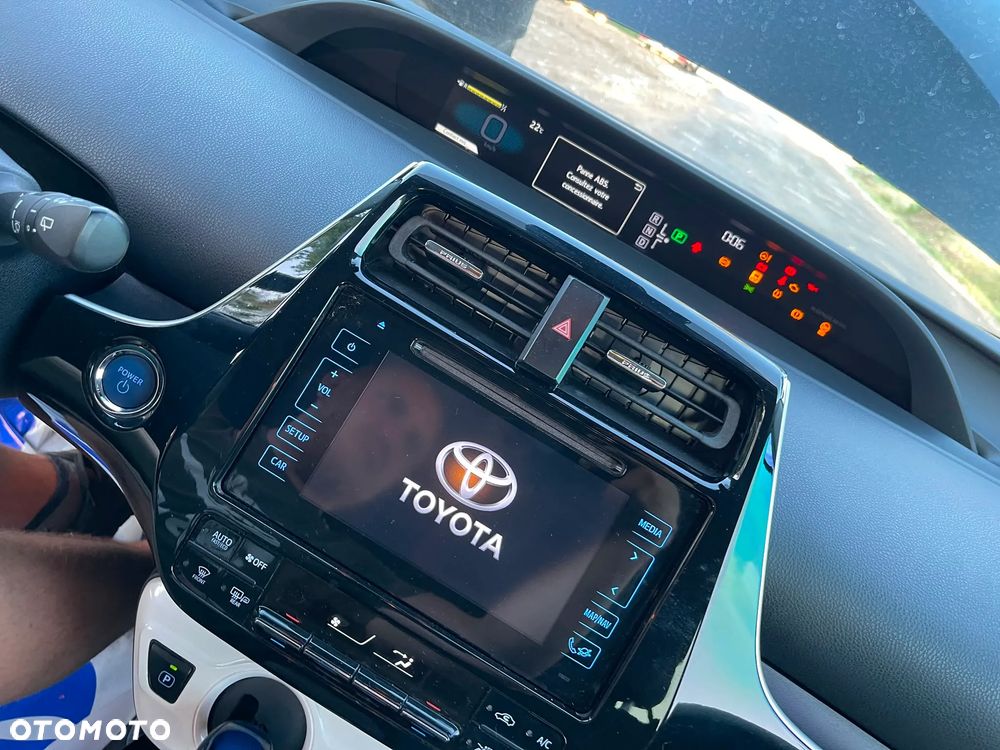 Toyota Prius Hybrid - 13