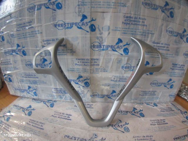 Grelha Friso 62145370 FORD FIESTA 6 FASE 1 2012 1.4TDCI 71CV 5P BRANCO ESQ GRE VOLANTE - 1