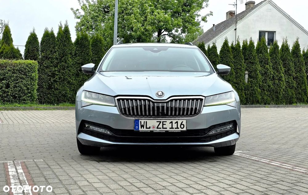 Skoda Superb 2.0 TDI DSG Ambition - 28