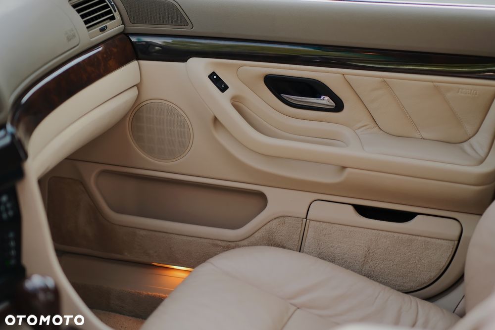 BMW Seria 7 740iL - 25
