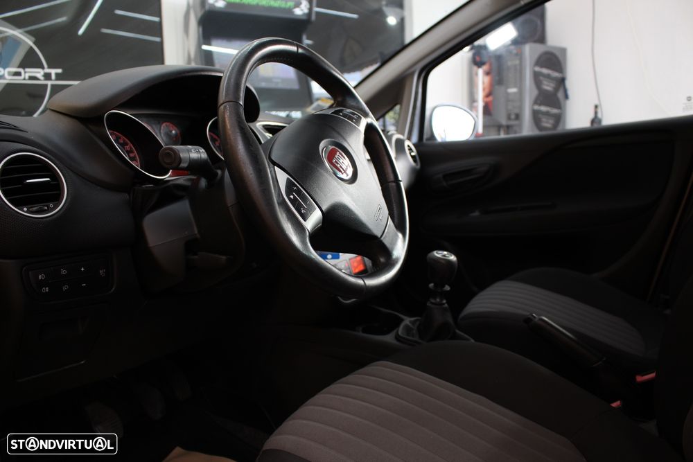 Fiat Punto 1.2 Lounge S&S - 23