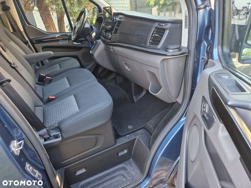 Ford Tourneo Custom - 28
