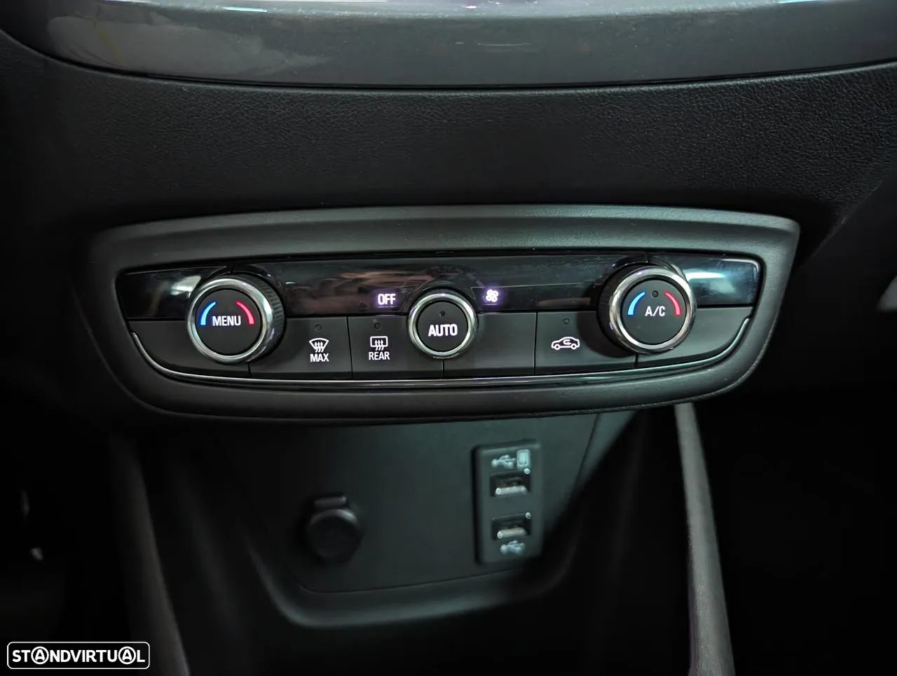 Opel Crossland X - 32