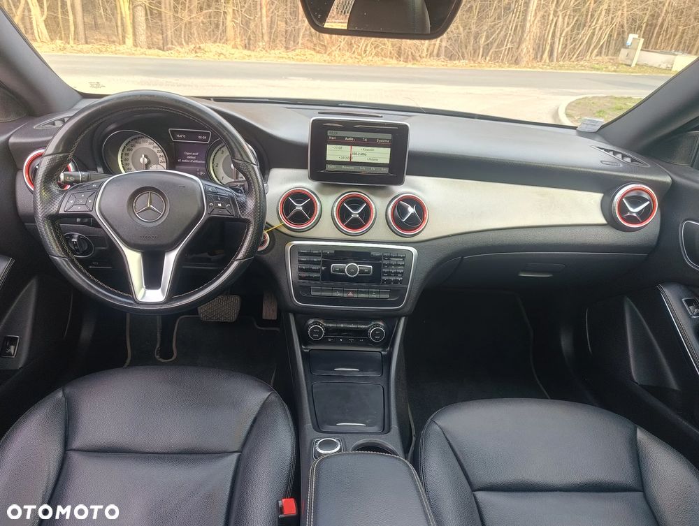 Mercedes-Benz CLA - 16