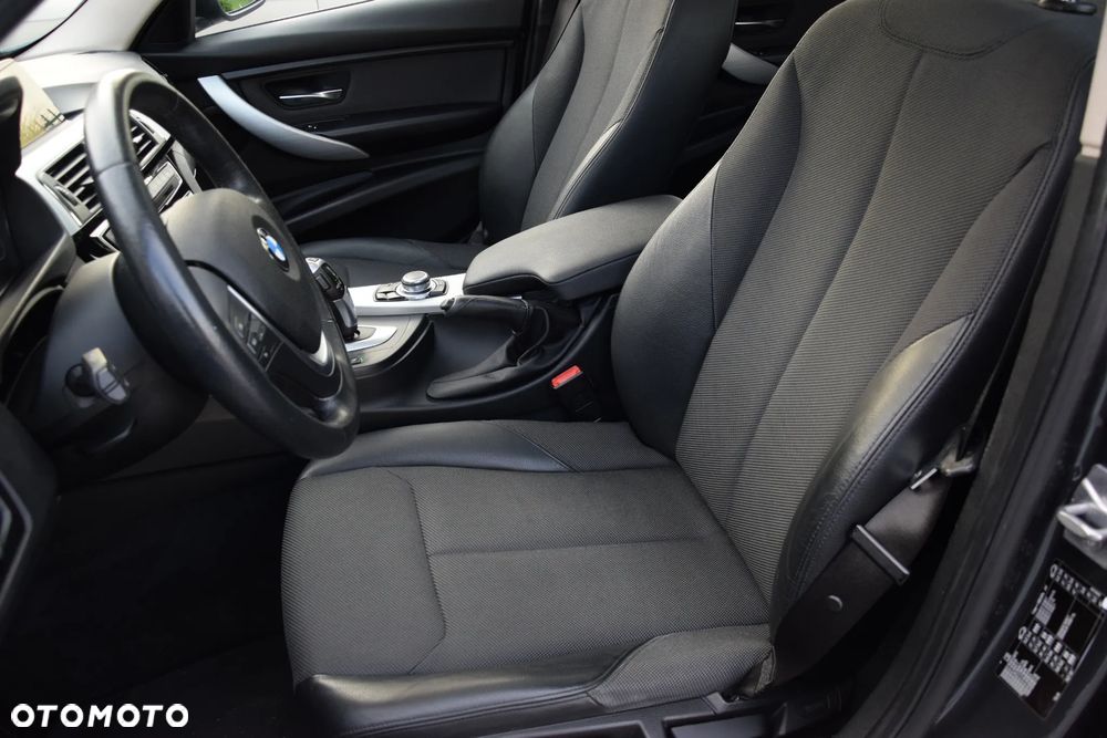 BMW Seria 3 320i Advantage - 16