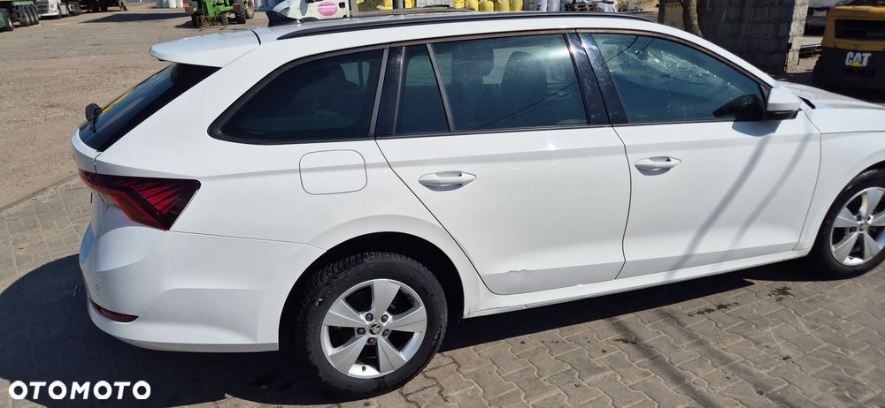 Skoda Octavia 2.0 TDI 4x4 Ambition DSG - 6