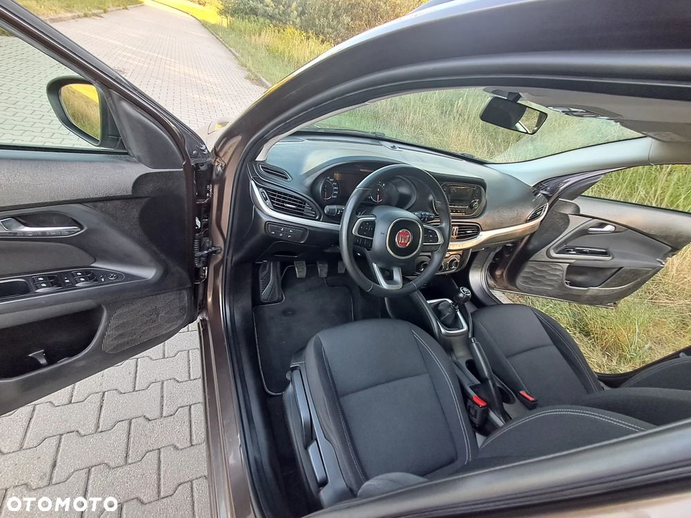 Fiat Tipo 1.4 T-Jet 16v Sport - 25