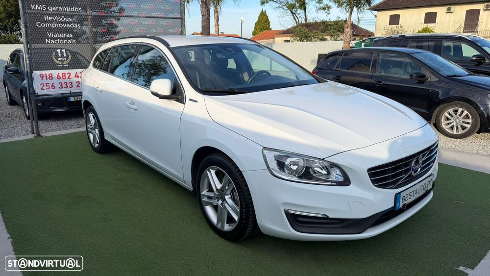 Volvo V60 2.4 D6 Momentum AWD Phev - 4