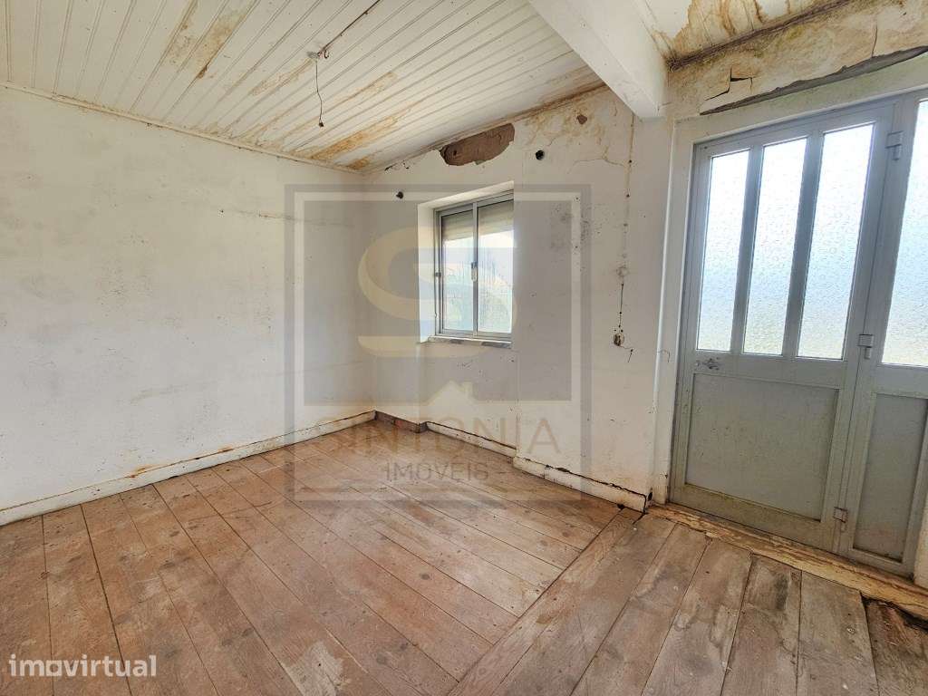 Moradia para Recuperar com Terreno de 1.600 m² na Ventosa, Cadaval - Grande imagem: 2/34
