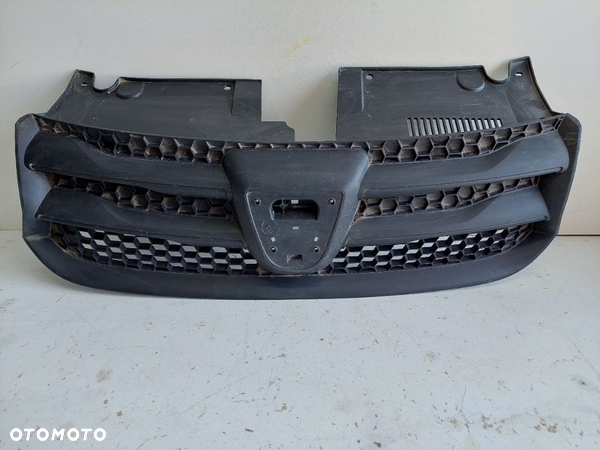 DACIA LOGAN grill atrapa