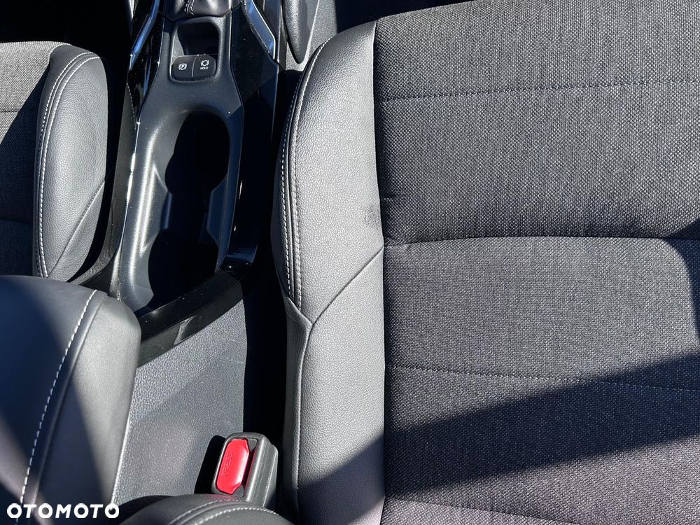Toyota Corolla 1.8 Hybrid Executive - 24