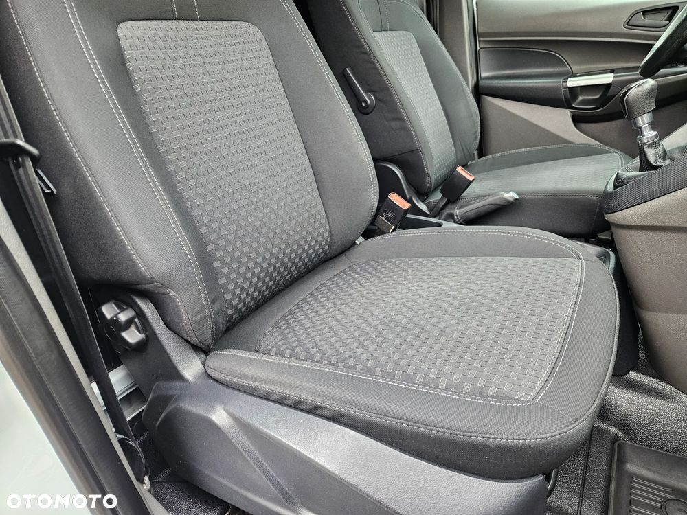 Ford Transit Connect - 19
