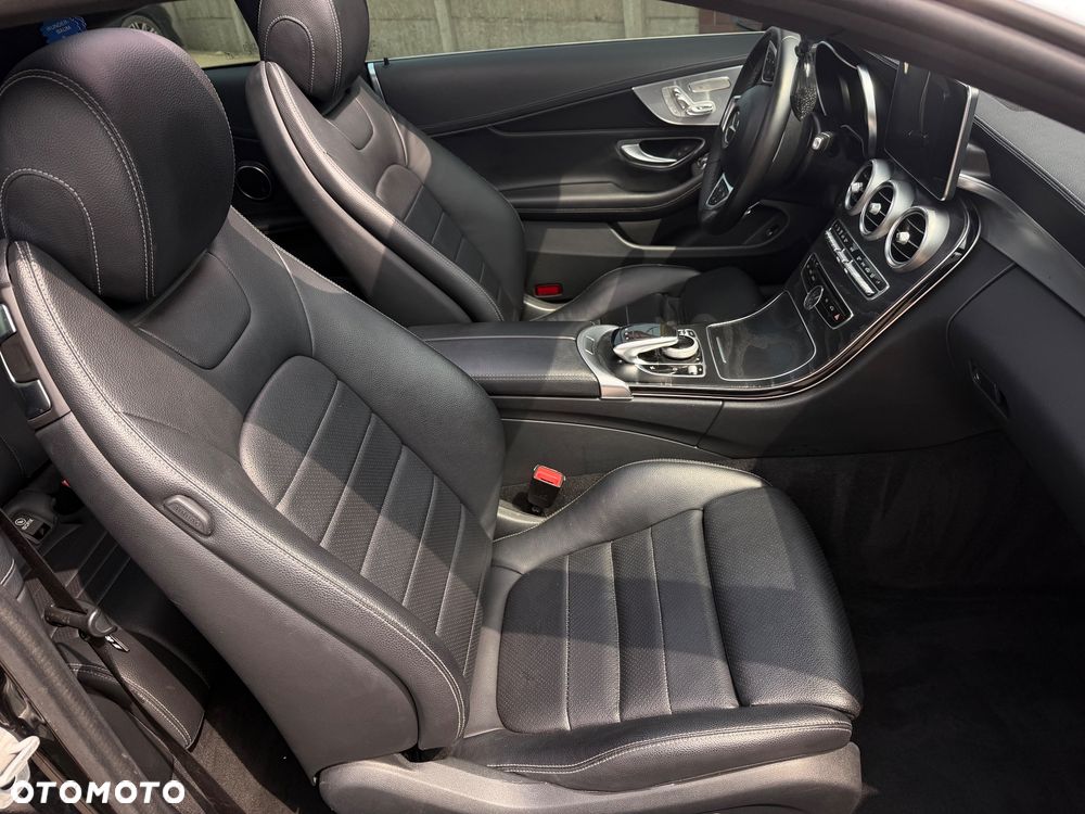 Mercedes-Benz Klasa C 300 4MATIC 9G-TRONIC - 18