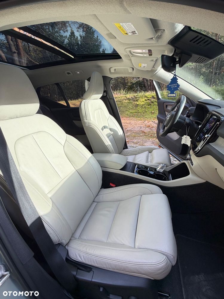 Volvo XC 40 B5 AWD Ultimate Dark - 24