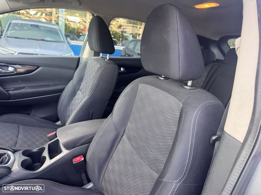 Nissan Qashqai 1.5 dCi N-Connecta 18 - 14