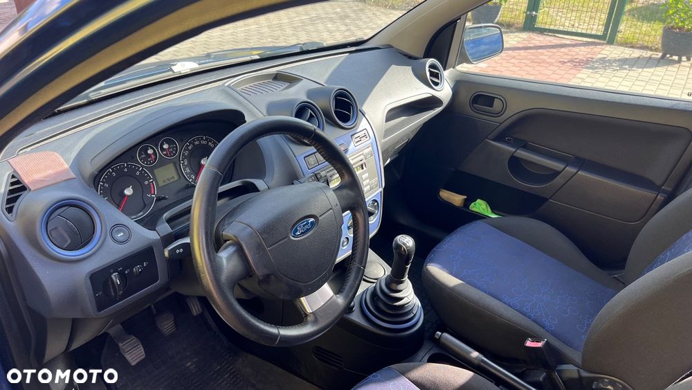 Ford Fiesta 1.3 Ambiente - 5