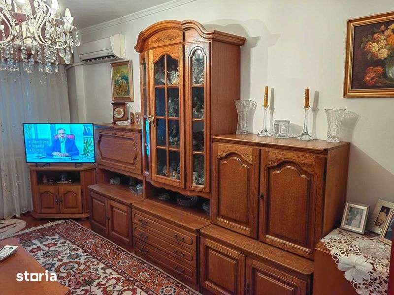 4 camere ultracentral, 2 bai 2 balcoane et.5 din 7 lift loc parcare — fotografia 2