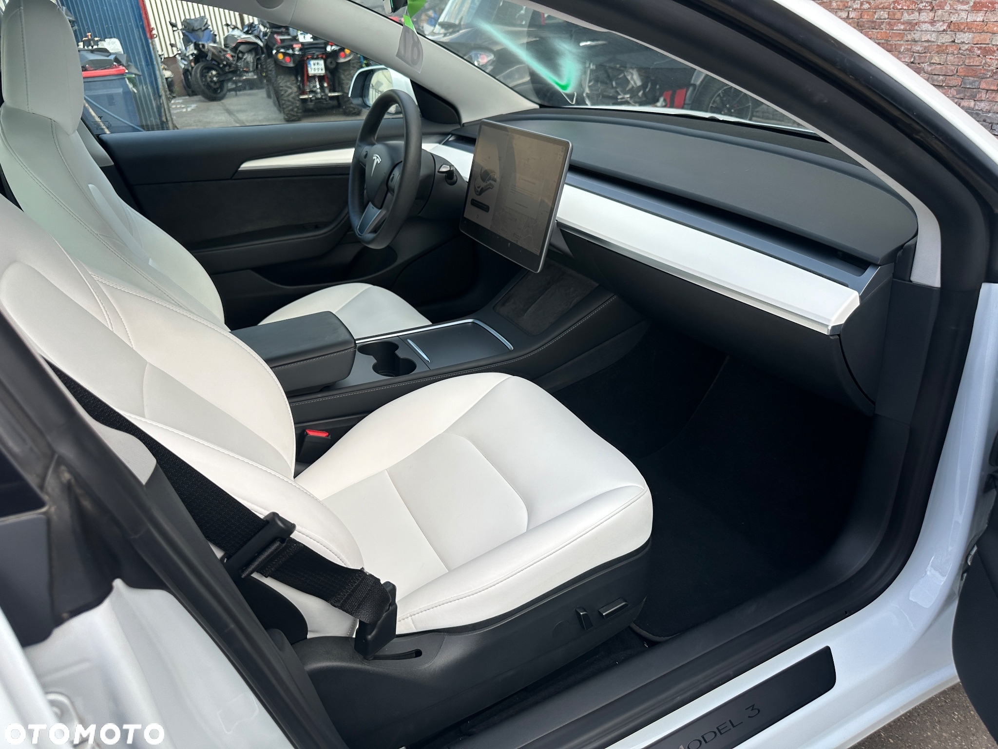 Tesla Model 3 Standard Reichweite Plus Hinterradantrieb - 8