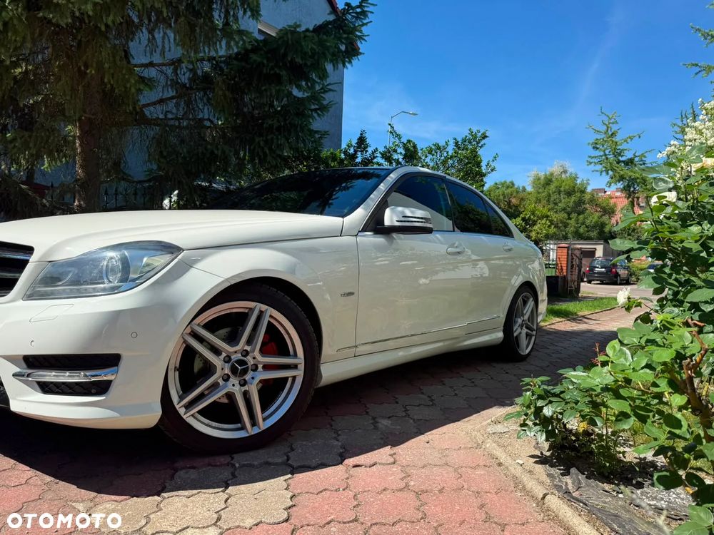 Mercedes-Benz Klasa C 250 CDI BlueEff 4-Matic Avantgarde - 3