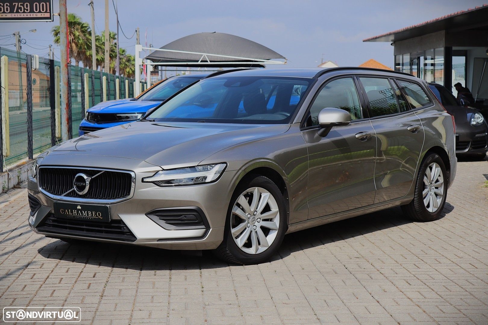 Volvo V60 2.0 B4 Momentum Geartronic - 1