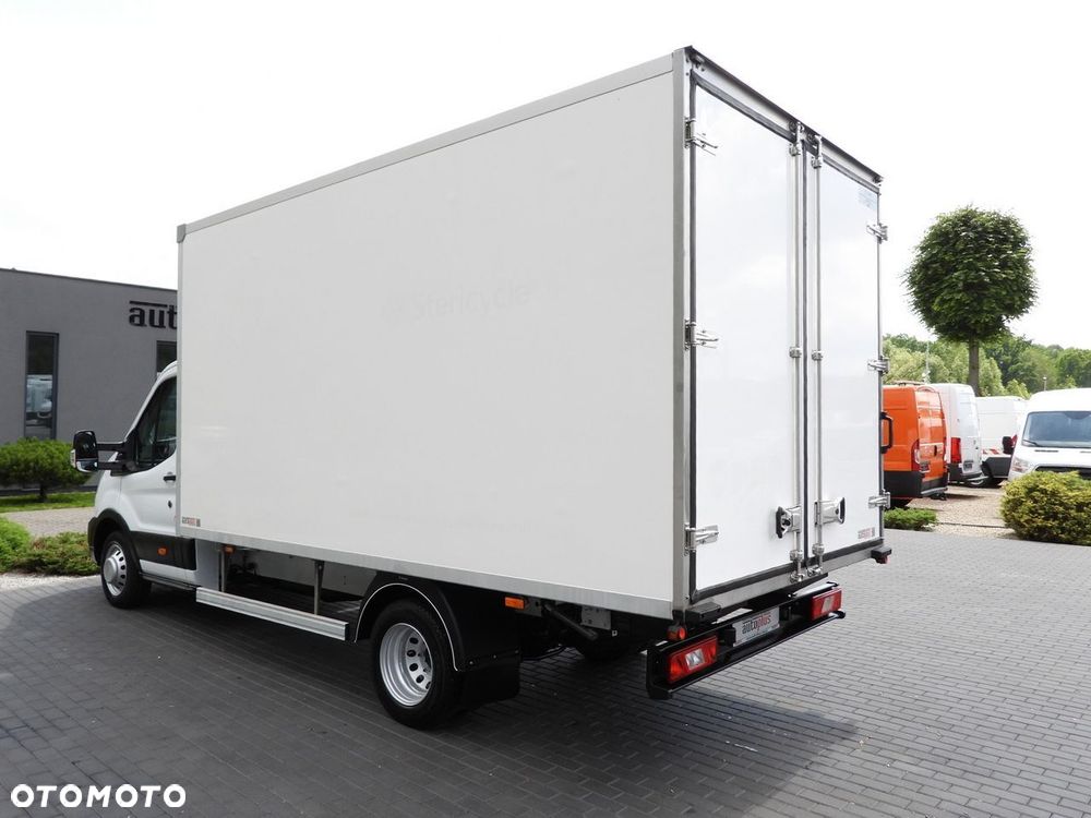 Ford TRANSIT CHŁODNIA KONTENER 0*C 8 PALET TEMPOMAT BLIŹNIACZE KOŁA KLIMATYZACJA  130KM - 10
