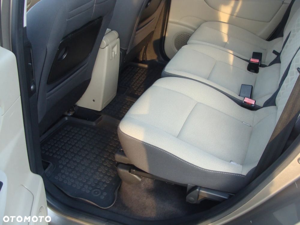 Renault Scenic 1.9 dCi Expression - 11