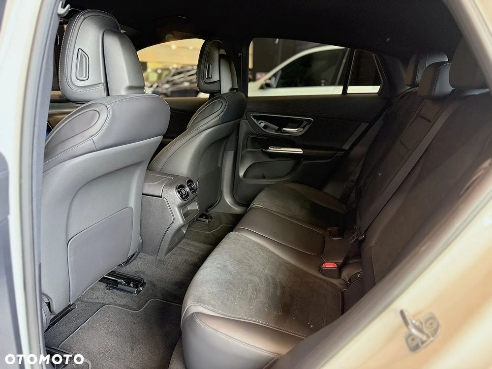 Mercedes-Benz GLC - 22
