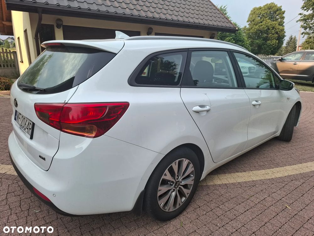 Kia Ceed - 4