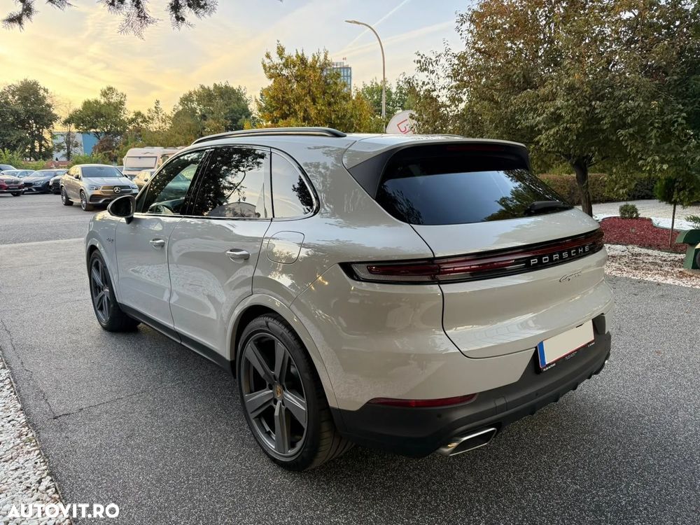 Porsche Cayenne E-Hybrid - 4