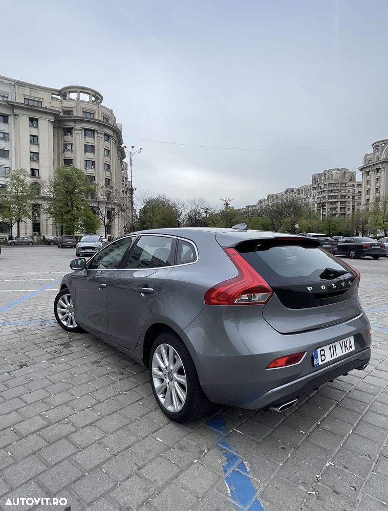 Volvo V40 D2 Summum - 2