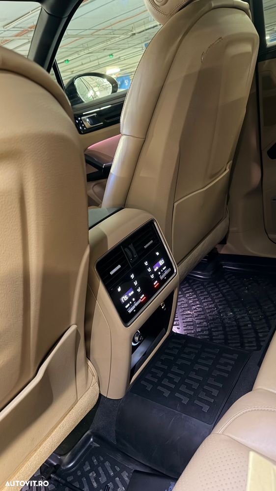 Porsche Cayenne Tiptronic S - 10